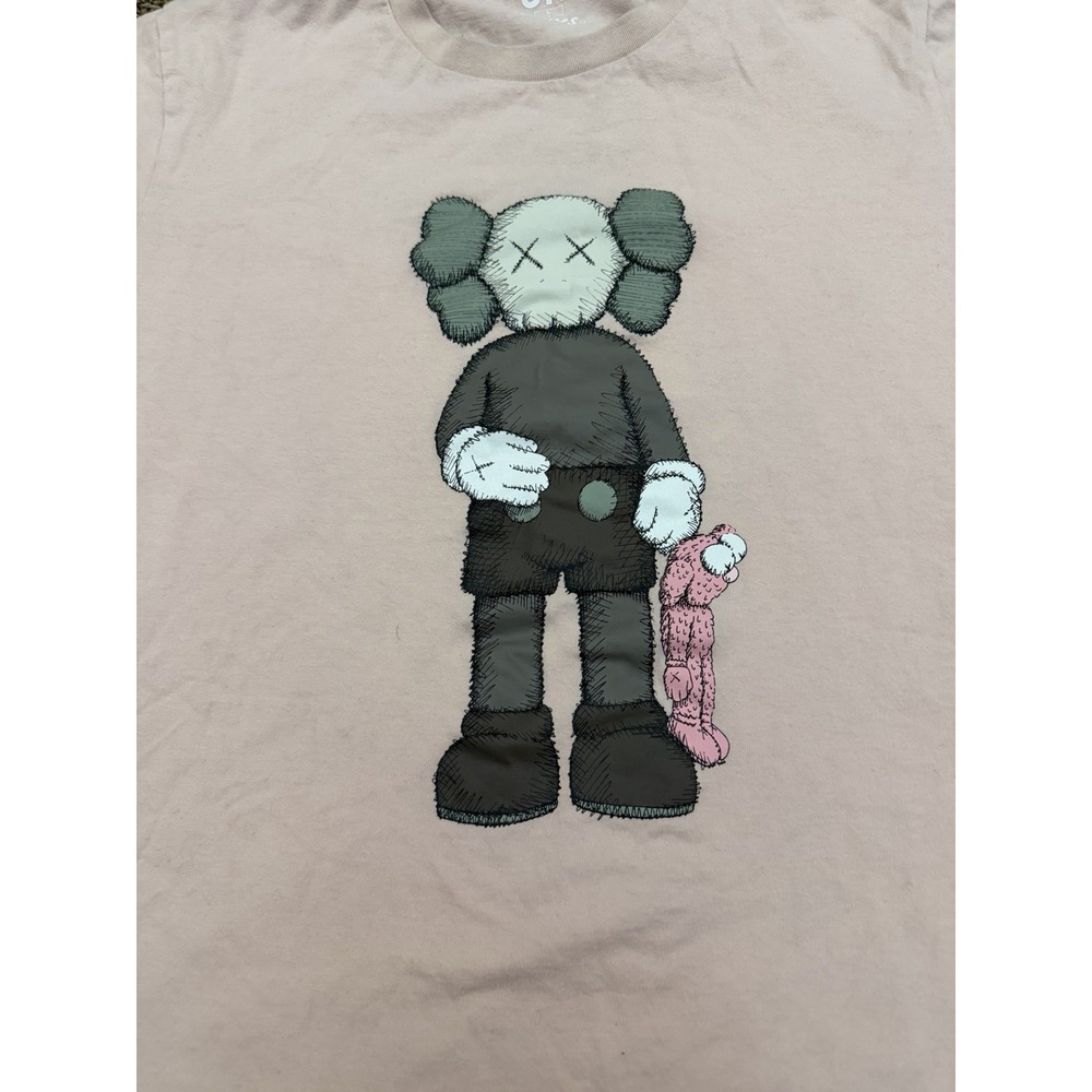 Kaws x Uniqlo Men Figure Crew Neck Tee T-shirt Short Sleeve Top Pink Sz Large - Picture 2 of 6